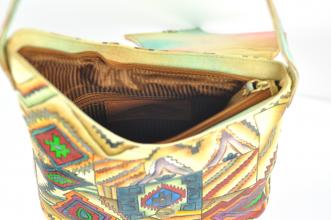 Handtasche handbemalt bunt V-Schnitt