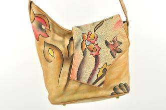 Handbemalte Tasche V-Schnitt braun